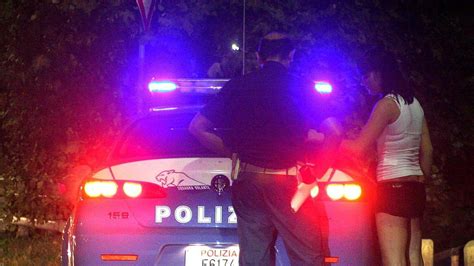 escord donne a villorba|Pensionato di Villorba affittava la casa alle prostitute per ...